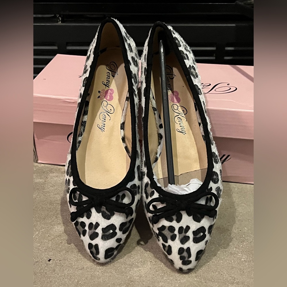 Penny loves Kenny Leopard Print Bow Flats size 6 NWT